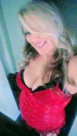 Leilou escorts services in Waupun Wisconsin